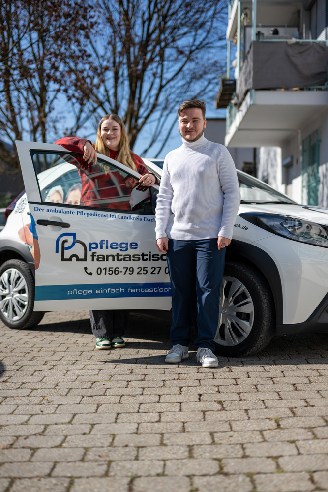 Ambulanter Pflegedienst Pflege Fantastisch in Dachau Firmenwagen und Team